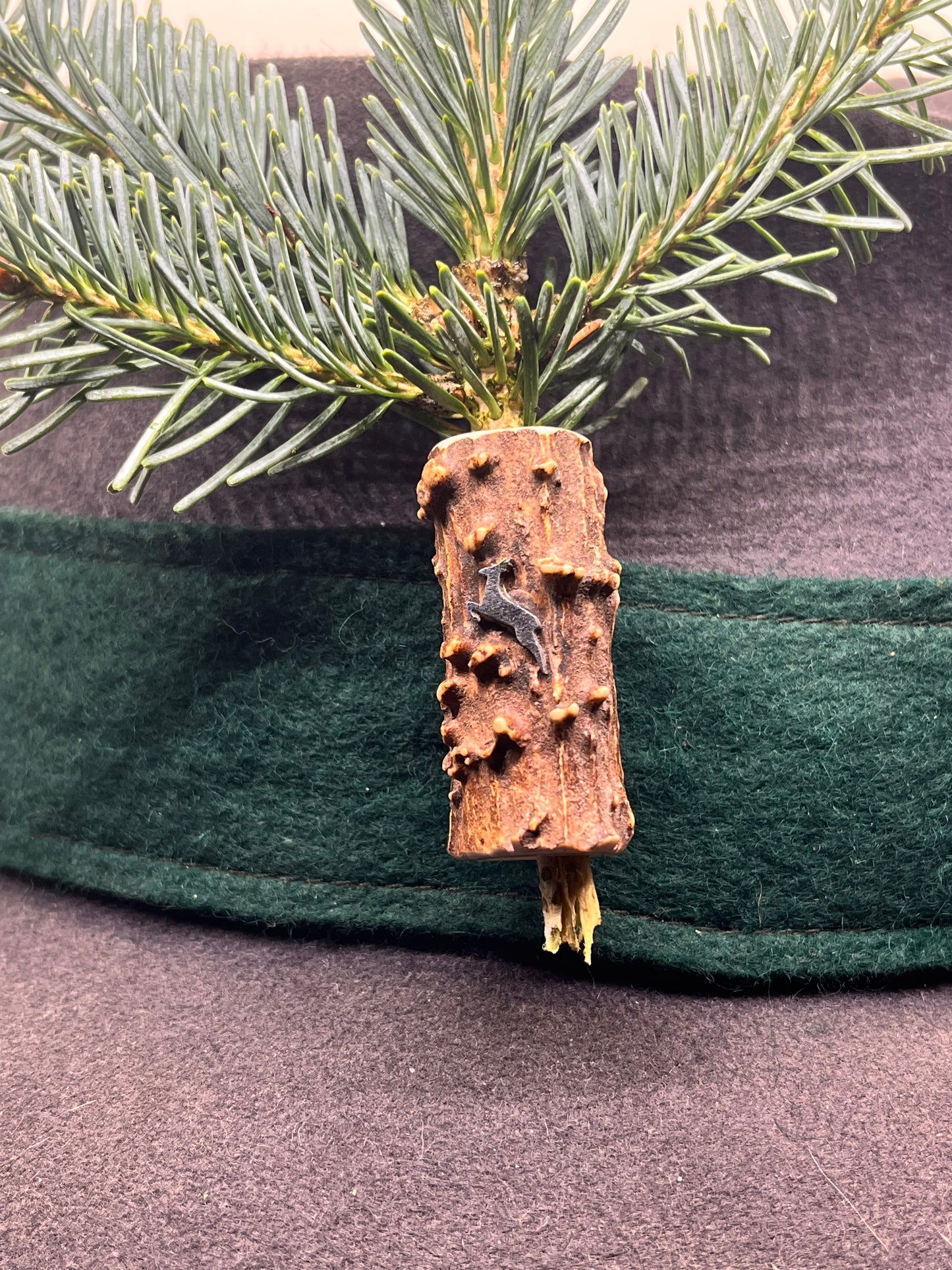 Bruchhalter aus Rehbockhorn mit Rehbock aus Edelstahl