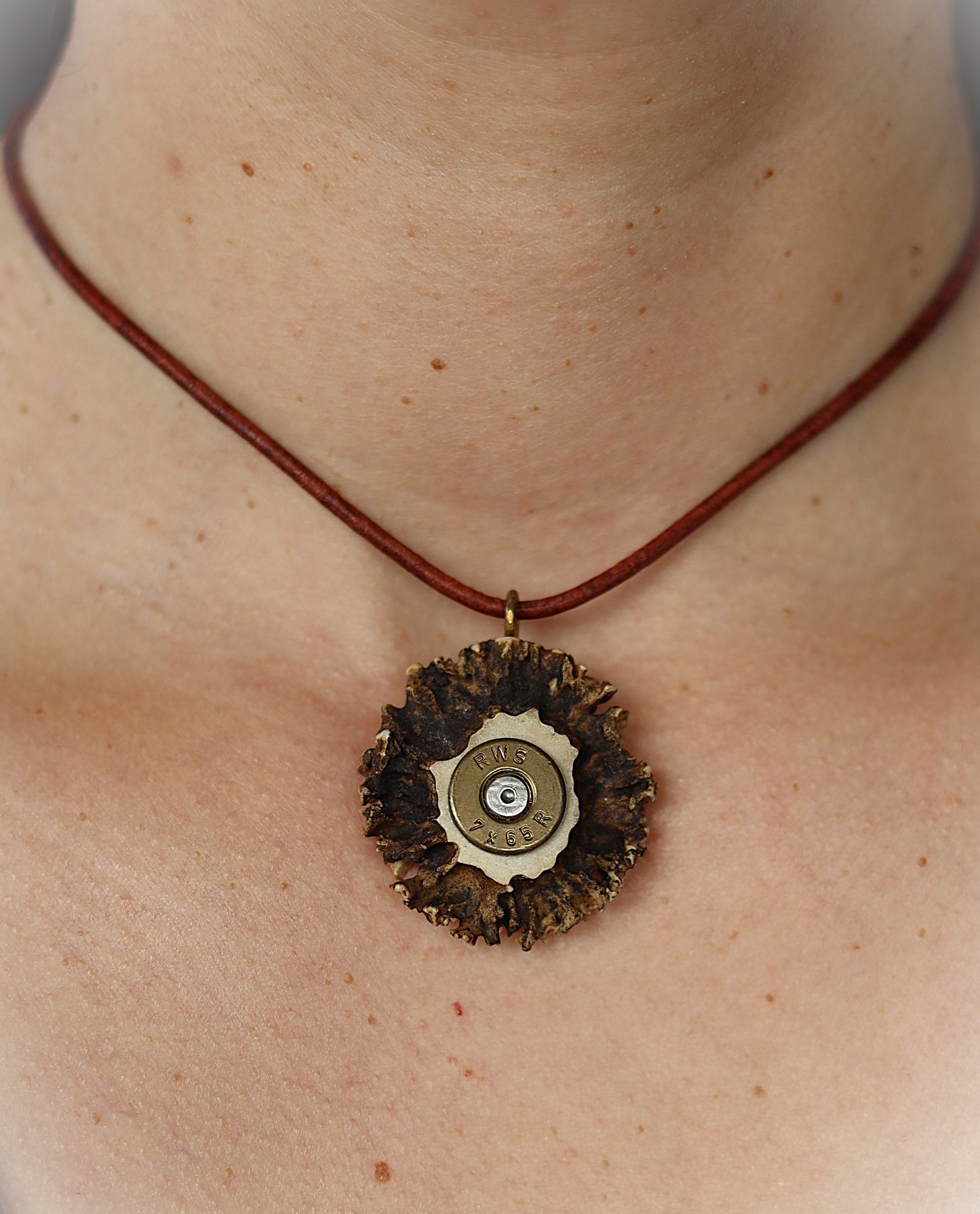 Anhänger aus Rehbockrose mit Hülseboden