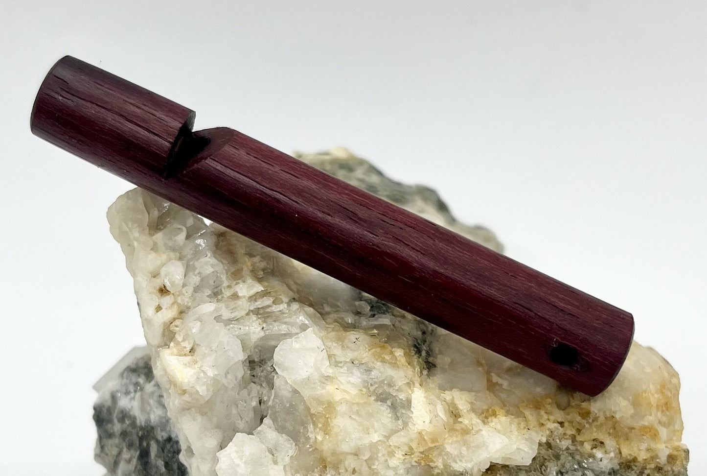 Hundepfeife aus dunkelrotem Merantiholz