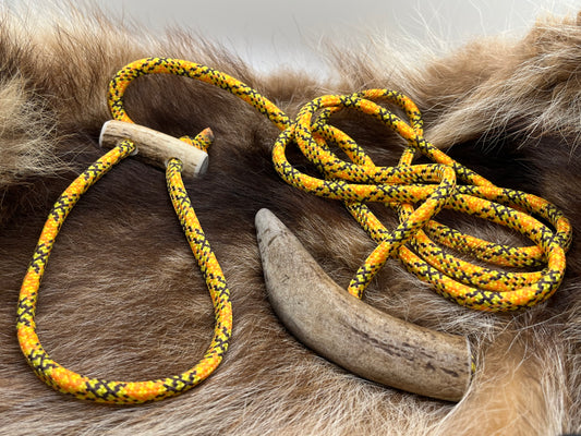 Wildbergehilfe aus Hirschhorn und Paracord