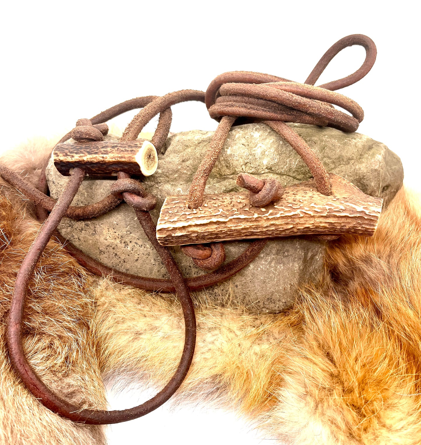 Lautlose Hundeleine aus Rundleder und Hirschhorn